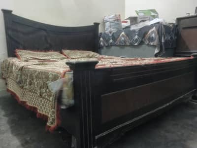 Bed 2 side Tables b hy