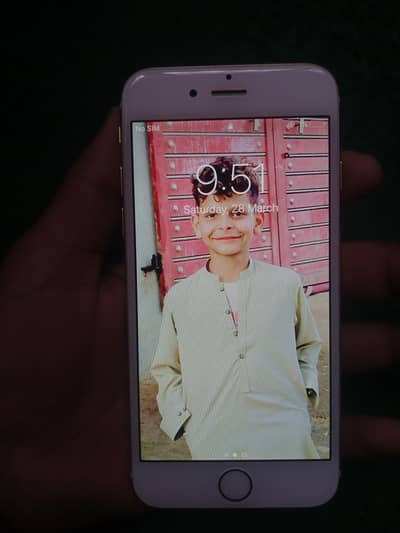 iPhone 6s good condition 10/10 battery helth 77