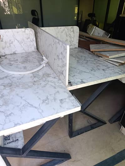 Modern Office Workstation – Durable & Stylish