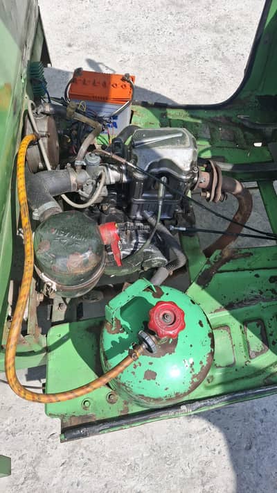 Auto Rickshaw for Loading