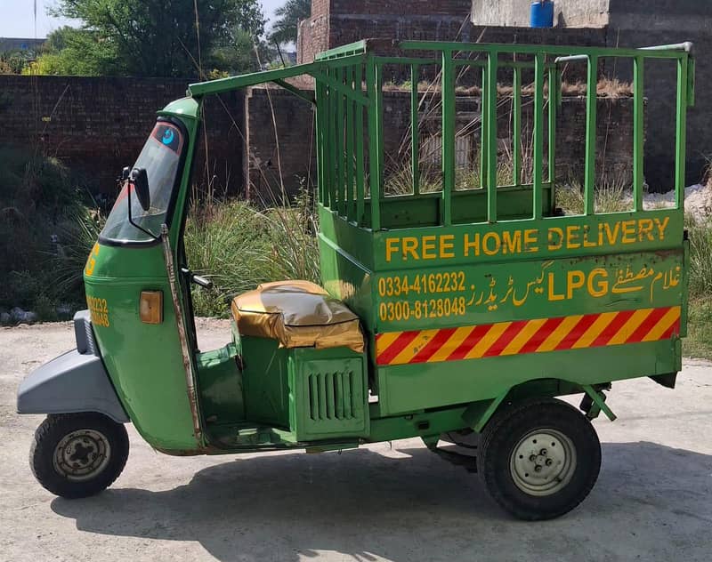 Auto Rickshaw for Loading 3
