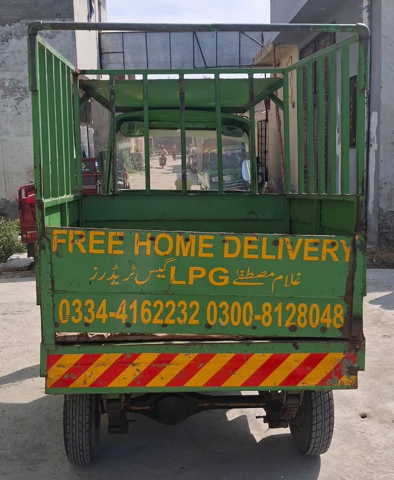 Auto Rickshaw for Loading 4