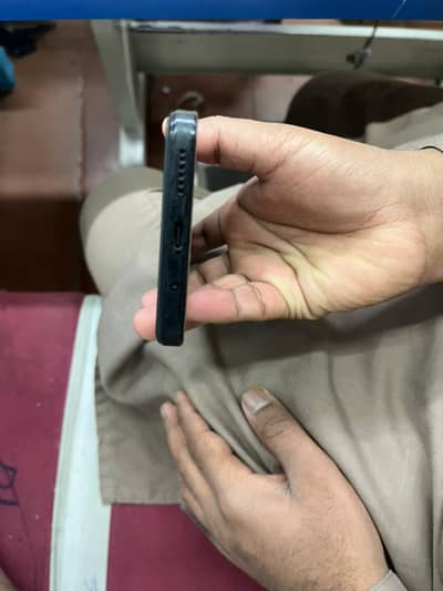 condition 10 by 10 official Pta proof box charger sath mein original m