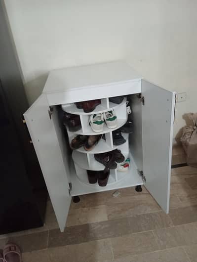 Rotating Shoes Rack