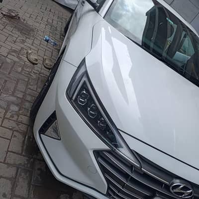 Hyundai Elantra 2.0 total genuine