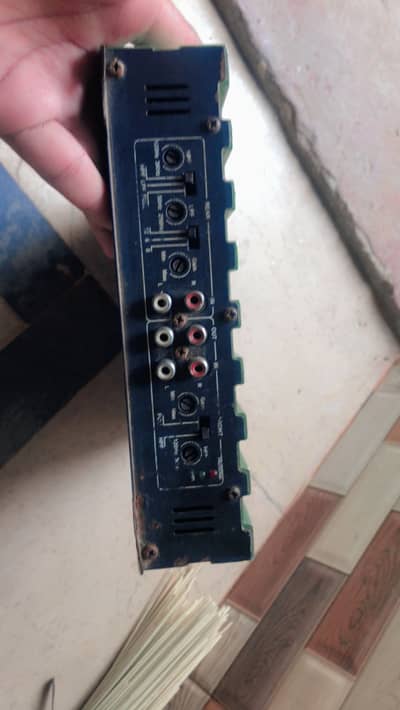 World Tech 4 channel 2500 watt  for sale