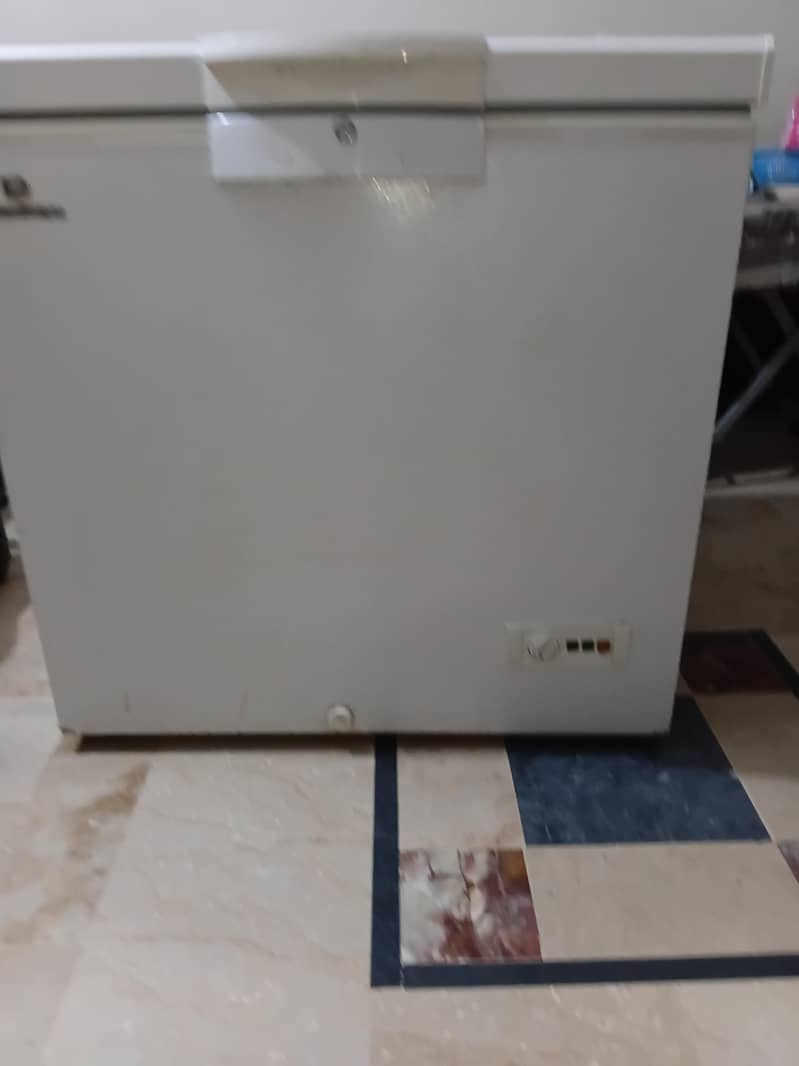 deep freezer dawkance 4