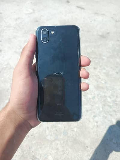 Sharp Aquos R2