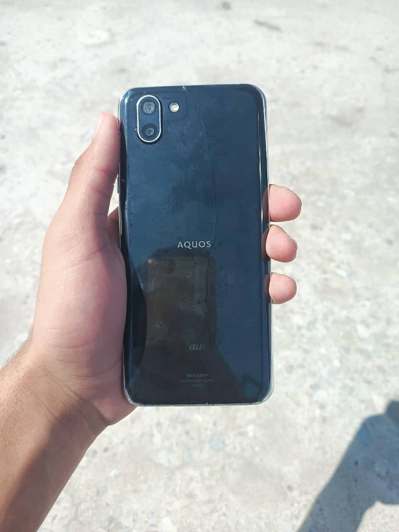 Sharp Aquos R2 0