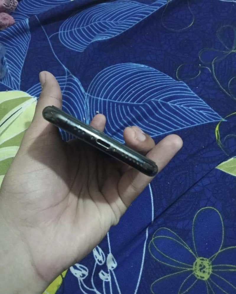 iPhone XS 6