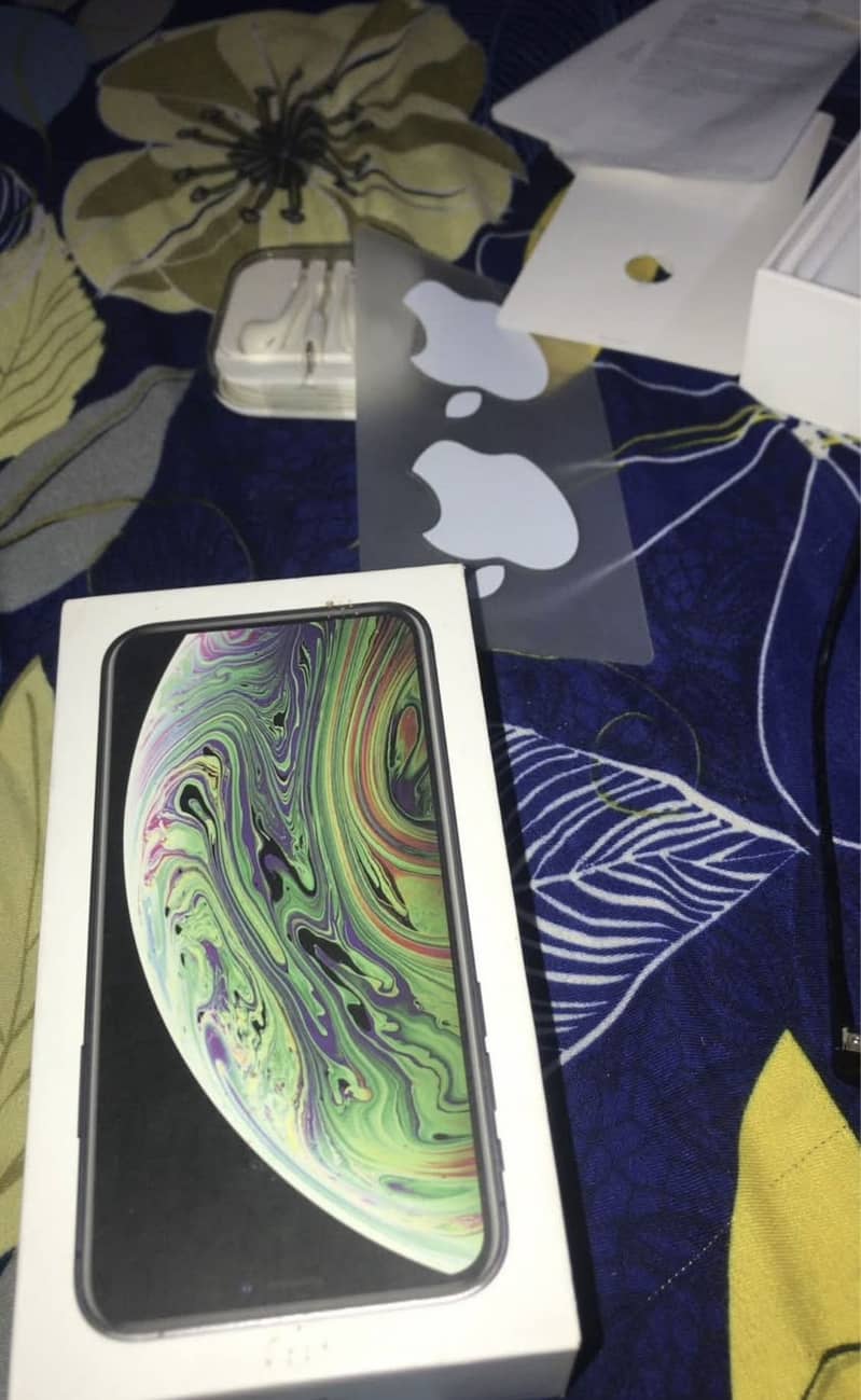 iPhone XS 7