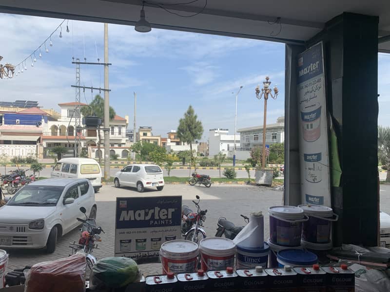 Multipaint and hardware store 4