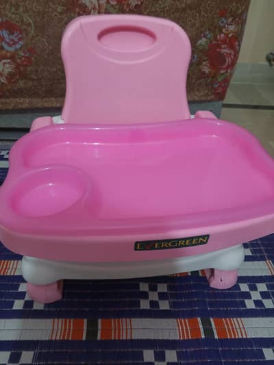 Like -new Baby Food training seat ( chair )with belts with TRAY  PINK
