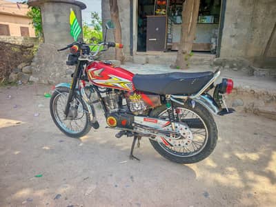 Honda 125 8 model condition 9/10 bio matric available all ok