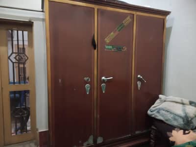 Iron heavy weight almari