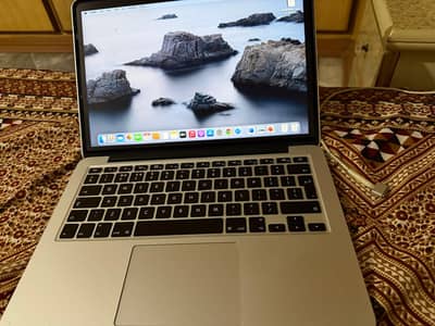 Apple MacBook pro i7