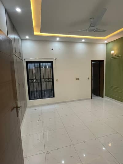 5 Marla Portion Available For Rent