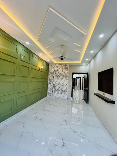 10 Marla brand new house available for rent family ka ly