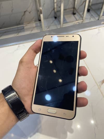 SAMSUNG J7 CORE