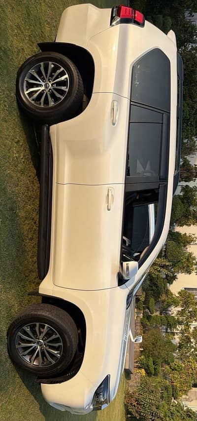 Toyota Land cruiser Prado TX package full House