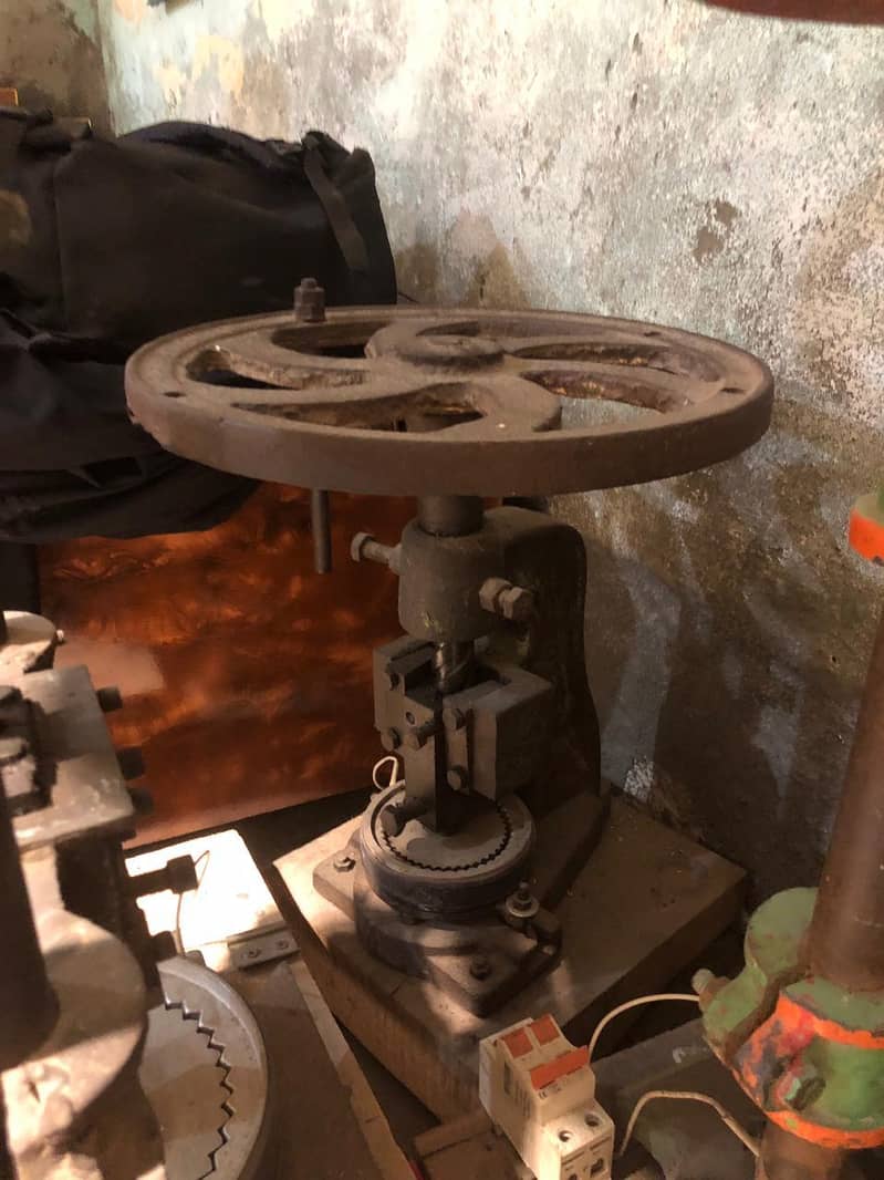 پیپر پلیٹ کٹنگ مشین 0