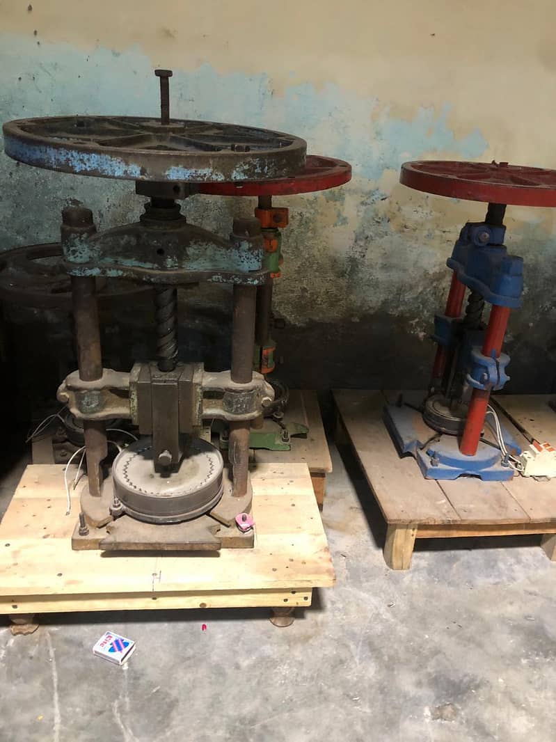 پیپر پلیٹ کٹنگ مشین 1