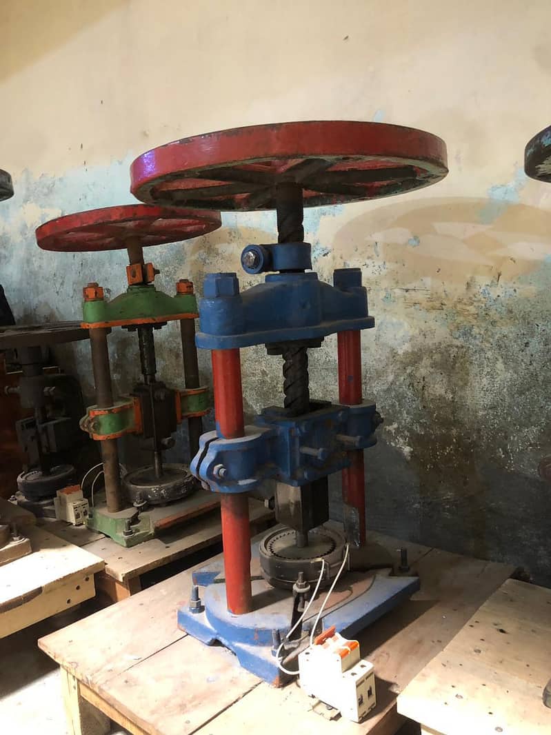 پیپر پلیٹ کٹنگ مشین 5