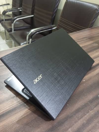 Acer Aspire F5-571T-783Z Core i7-4th 8GB Ram 500GB HDD Touch Screen D