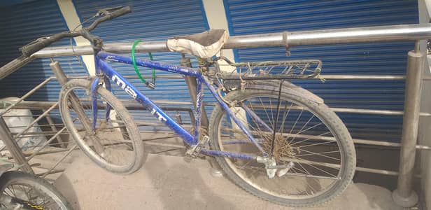 Montra Bicycle with pump for Sale