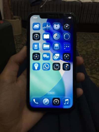 iphone 11 64 GB FACTORY UNLOCK