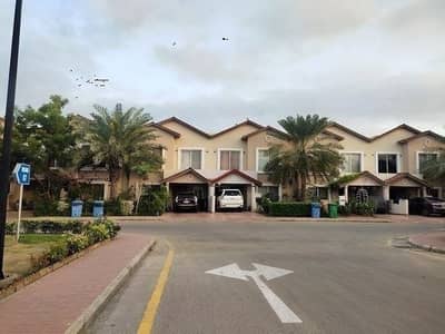 3Bed DDL 152sq yd Villa FOR SALE at Precicnt-11B (All Amenities Nearby) Heighted Location Investor Rates