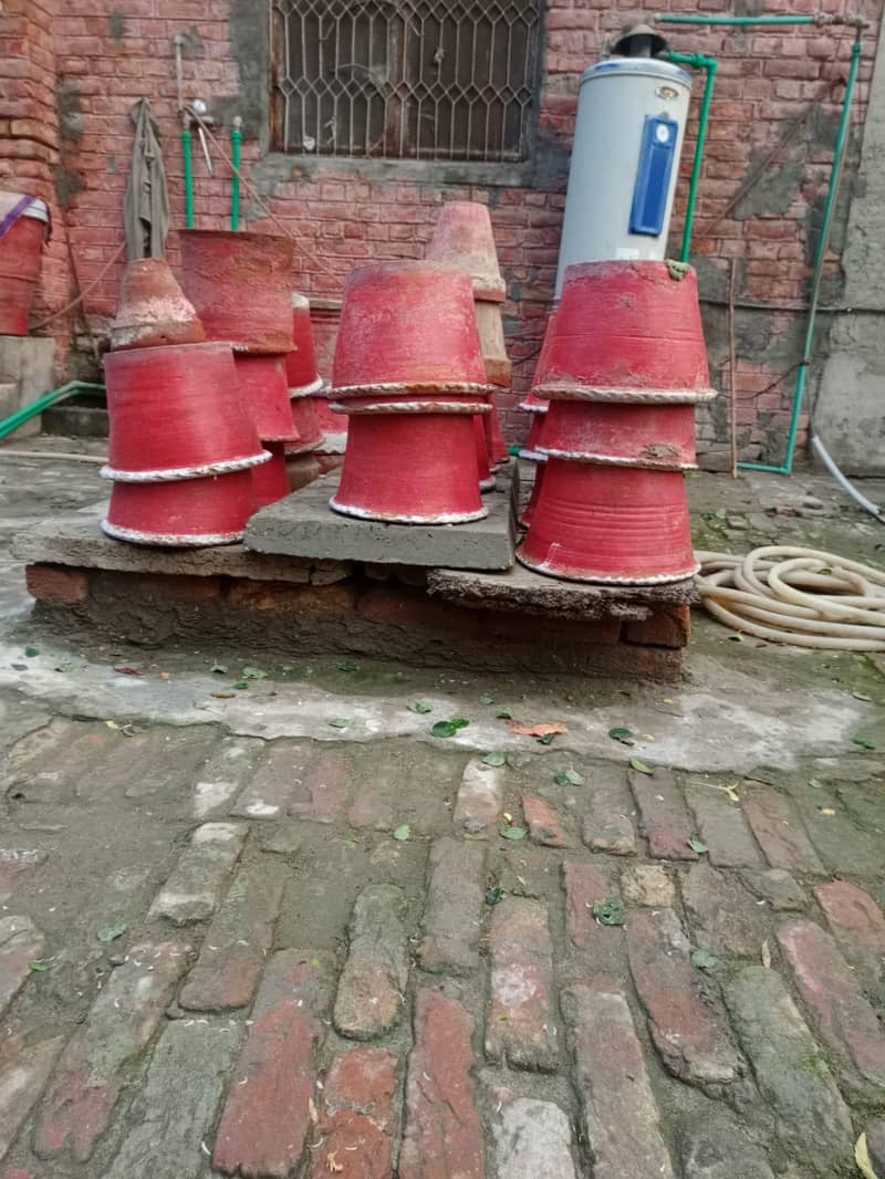 clay pots 1