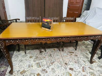 wooden dinning table