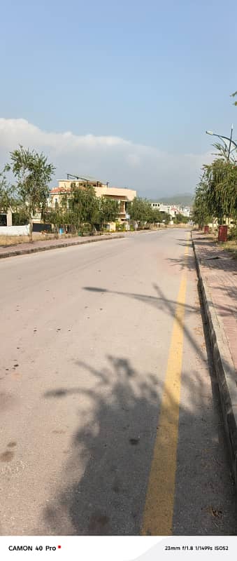 Sector: M, 10 Marla Sime corner plot for sale Bahria enclave Islambad