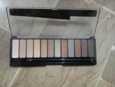 eyeshadow palette