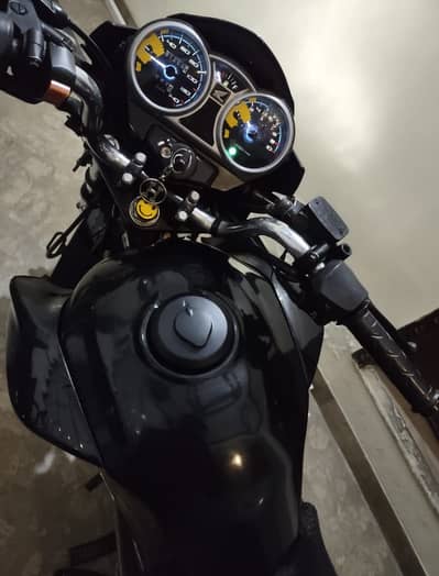 Honda CB 150 F lush condition first owner