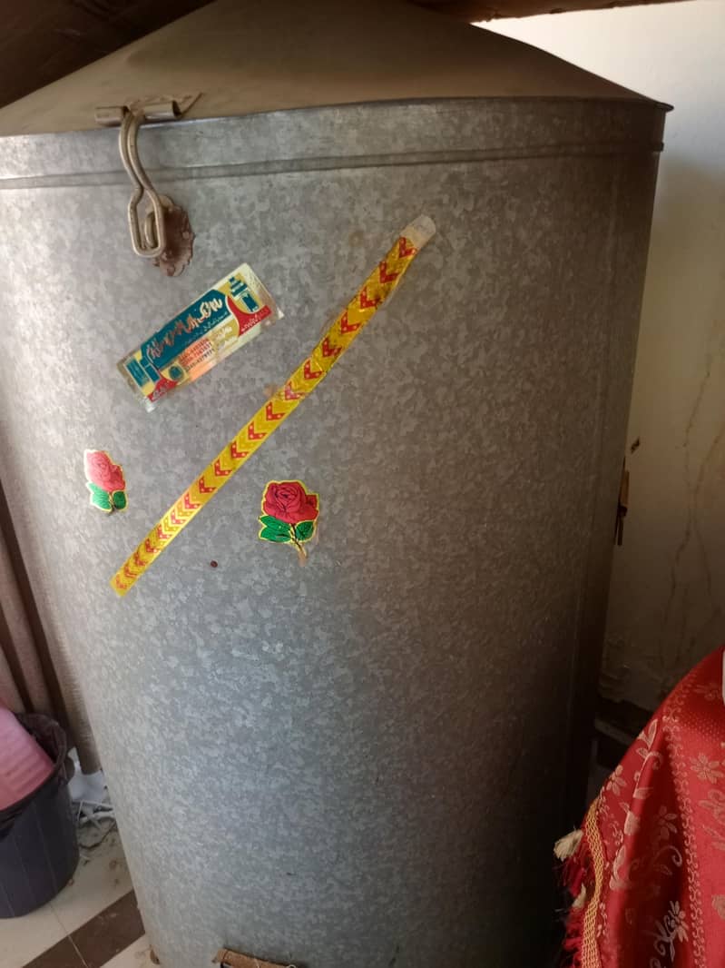 گندم اسٹور کرنے والا مضبوط سٹیل ڈرم - گنجائش 15 من گندم 1