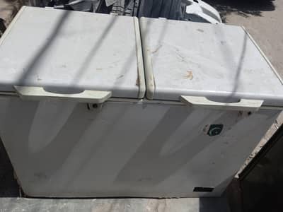 bilkul saaf suthri khali body hai full copper ki hI