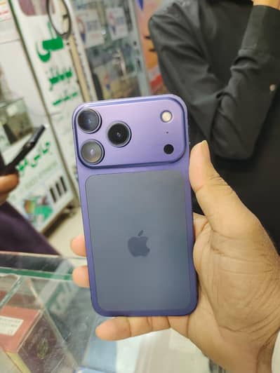 10/10 condition I pon XR 17pro me conwld