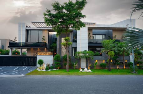 Fully Furnished 2 Kanal Adorable Bungalow On Top Location For Sale in Phase 6 DHA Lahore