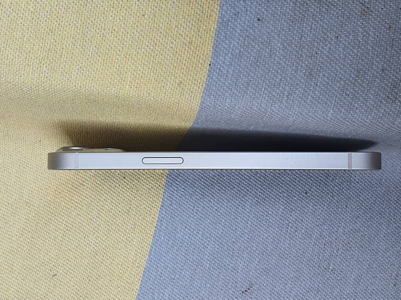 Apple iPhone 13 2