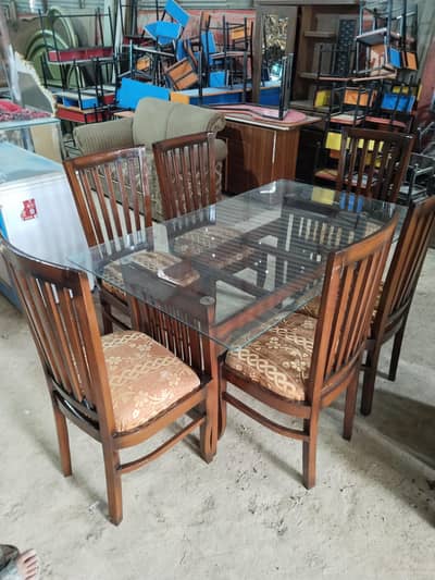 dining table with six chairs / dining table with chairs