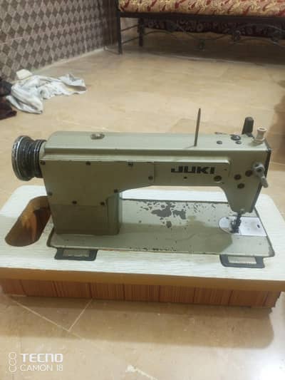 JuKi DDL 555 japani sewing machine