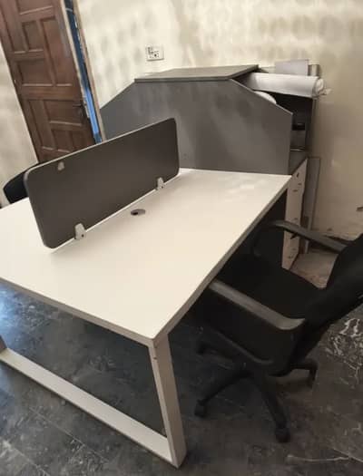 Imported Heavy-Duty Office Workstation Table with Partition