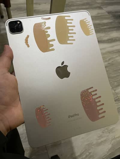 IPad Pro 11-inches 4th Gen WiFi + Folio Case