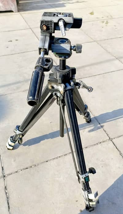 SLIK 88N Deluxe Universal Tripod Professional Excellent Camera Stand