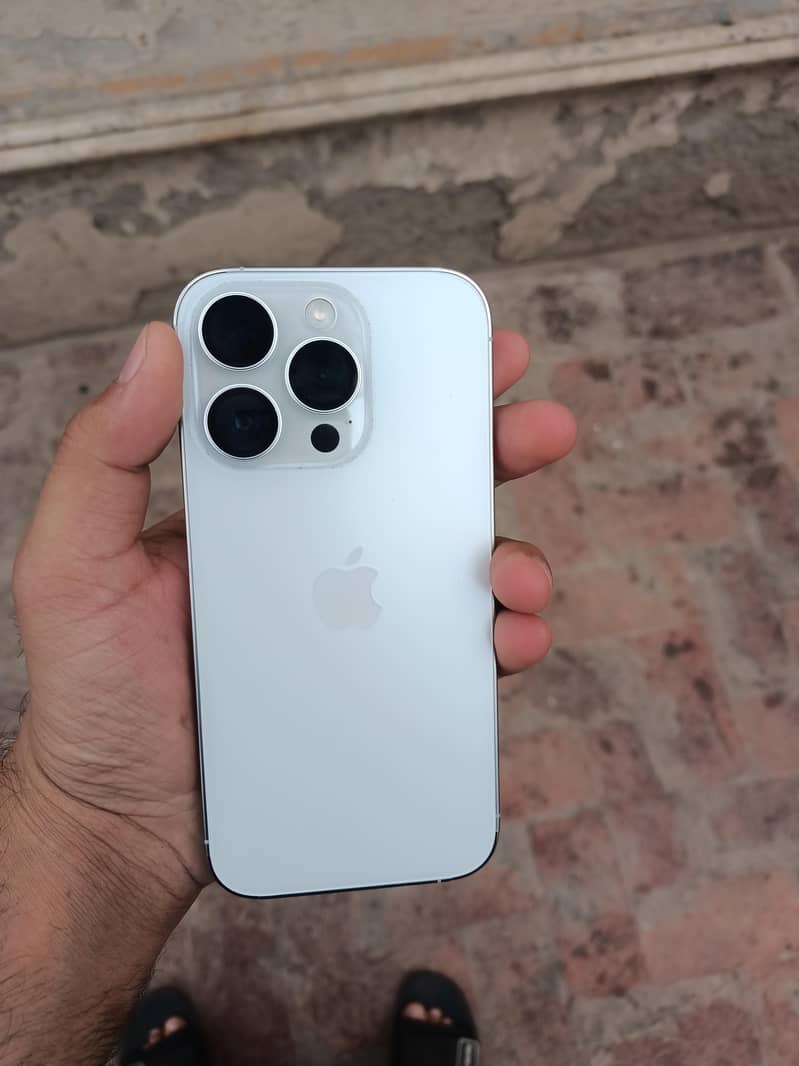 iphone 14 pro JV  with box 0