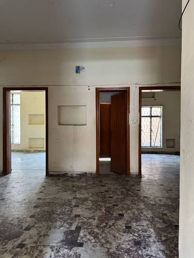 Allama iqbal Town Prime Location 10-Marla Marble Flooring Upper Portion For Rent Near Main Road, park and Masjid.