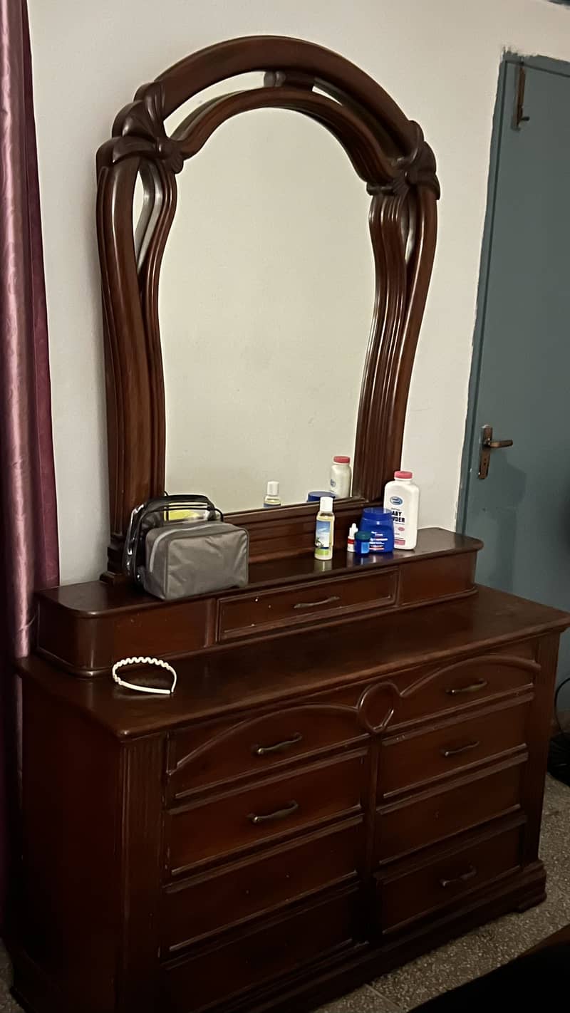 Dressing Table 0