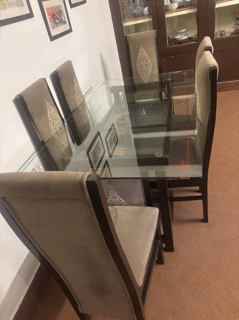 Dining table with chairs 0